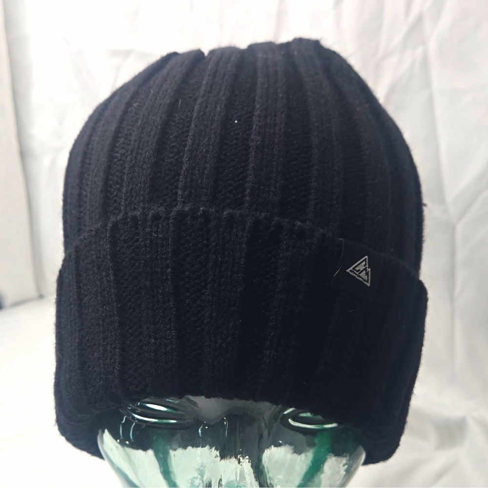 Men's Black Solid Ribbed Knit Beanie Hat w/ Triangle Mountain Logo Patch One siz